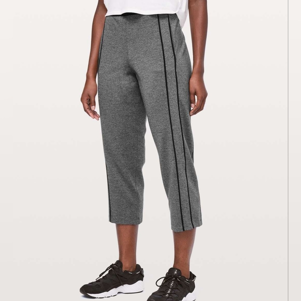 Lululemon Light Strides Crop *23"Heathered Core Dark Grey Size 10